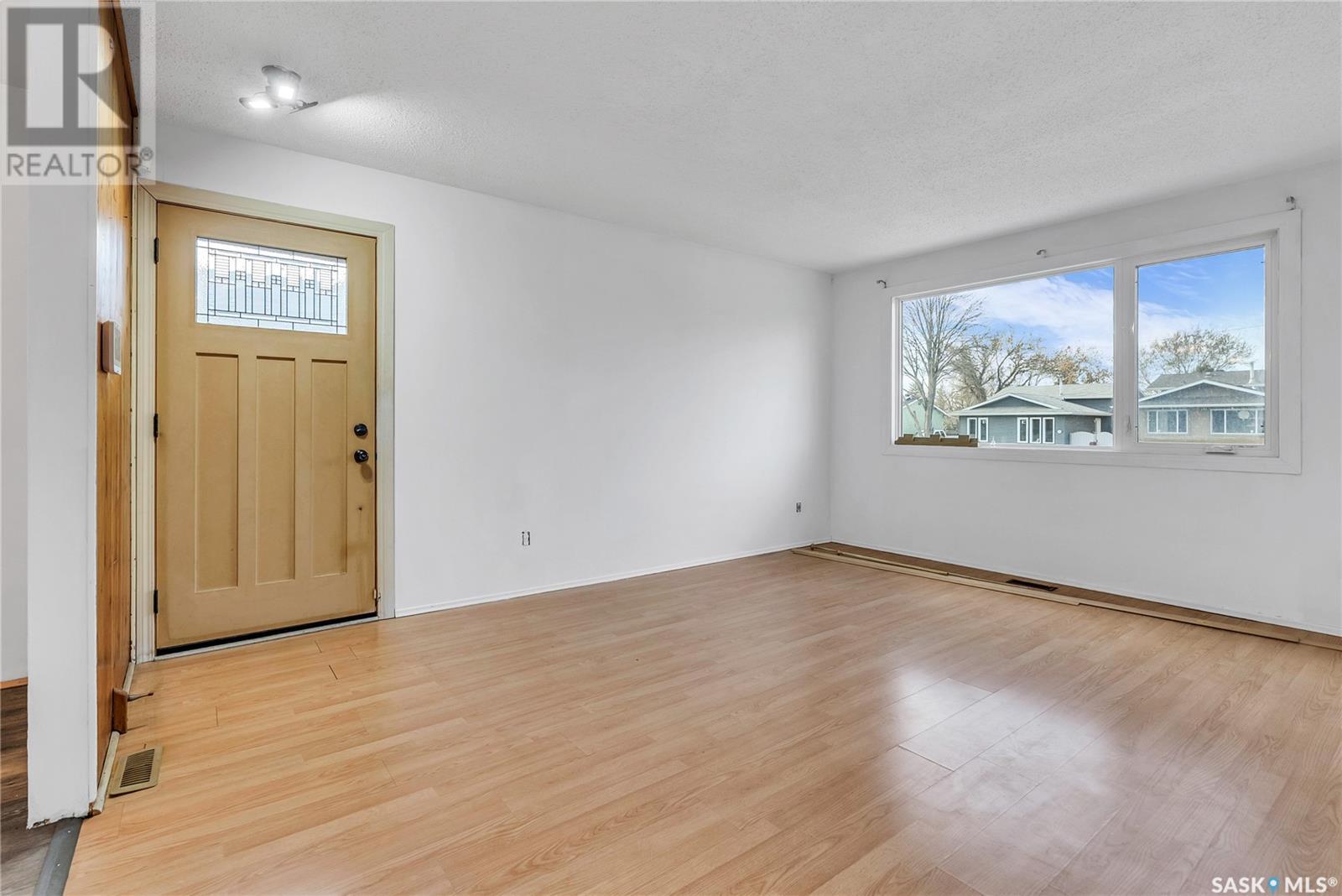Property at 3205 33rd STREET W image 3
