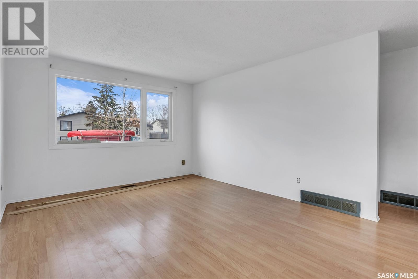 Property at 3205 33rd STREET W image 4