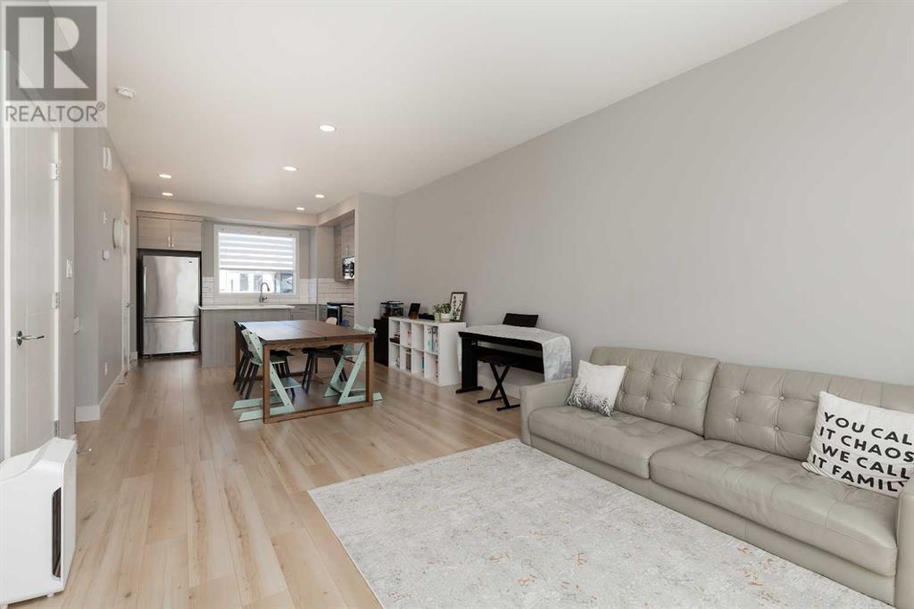 Property at 4533 Fairmont Gate S image 4