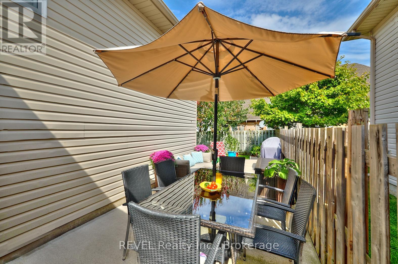 8159 Barrett Crescent, Niagara Falls, Ontario  L2H 3H5 - Photo 6 - X12118776