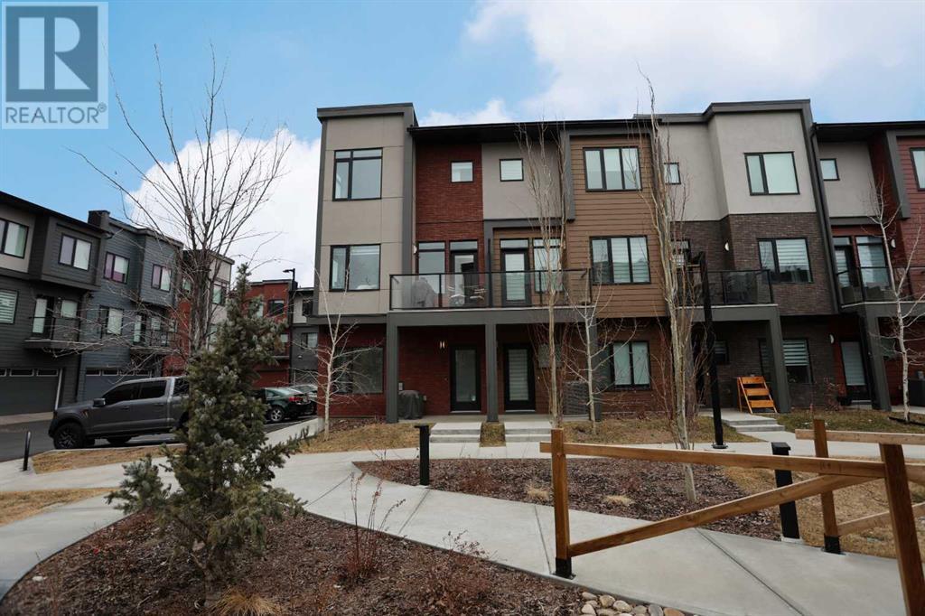 Property at 255 Greenbriar Common NW image 2