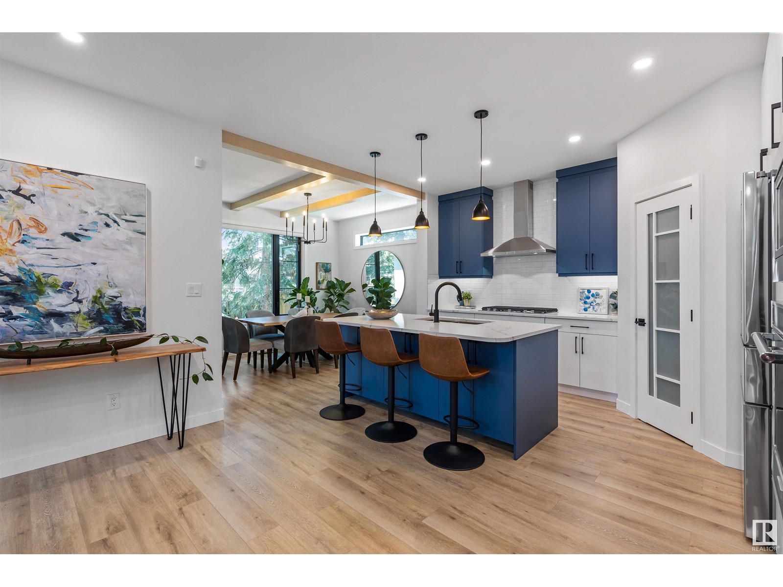 Property at 15107 42 AV NW image 4