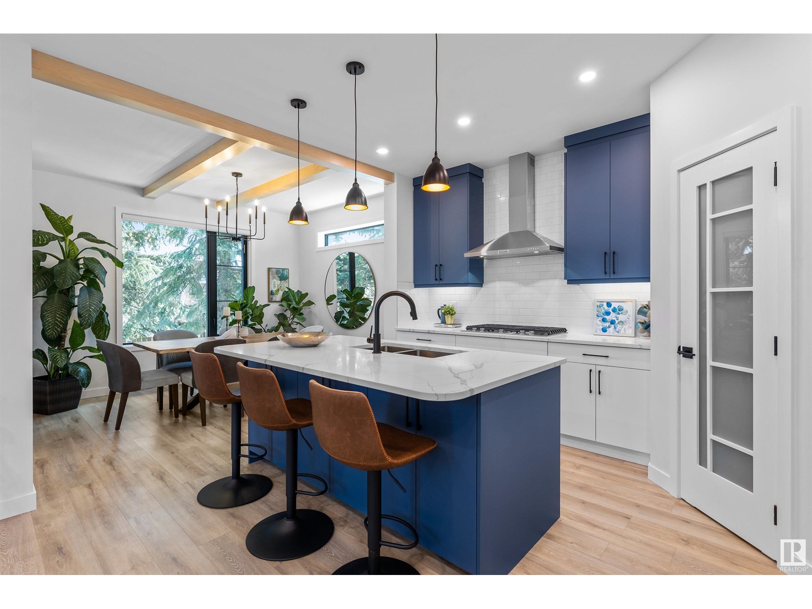 Property at 15107 42 AV NW image 5