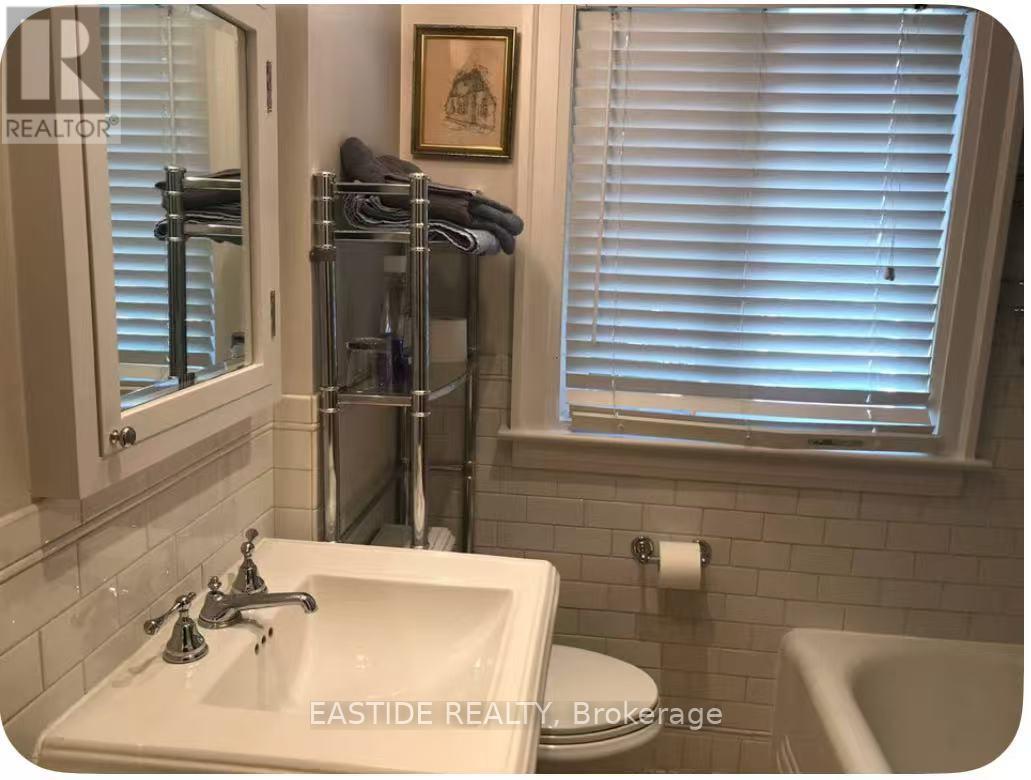 917 Royal York Road, Toronto (Stonegate-Queensway), Ontario  M8Y 2V8 - Photo 15 - W12118722