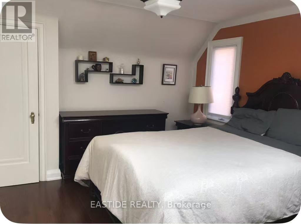 917 Royal York Road, Toronto (Stonegate-Queensway), Ontario  M8Y 2V8 - Photo 11 - W12118722