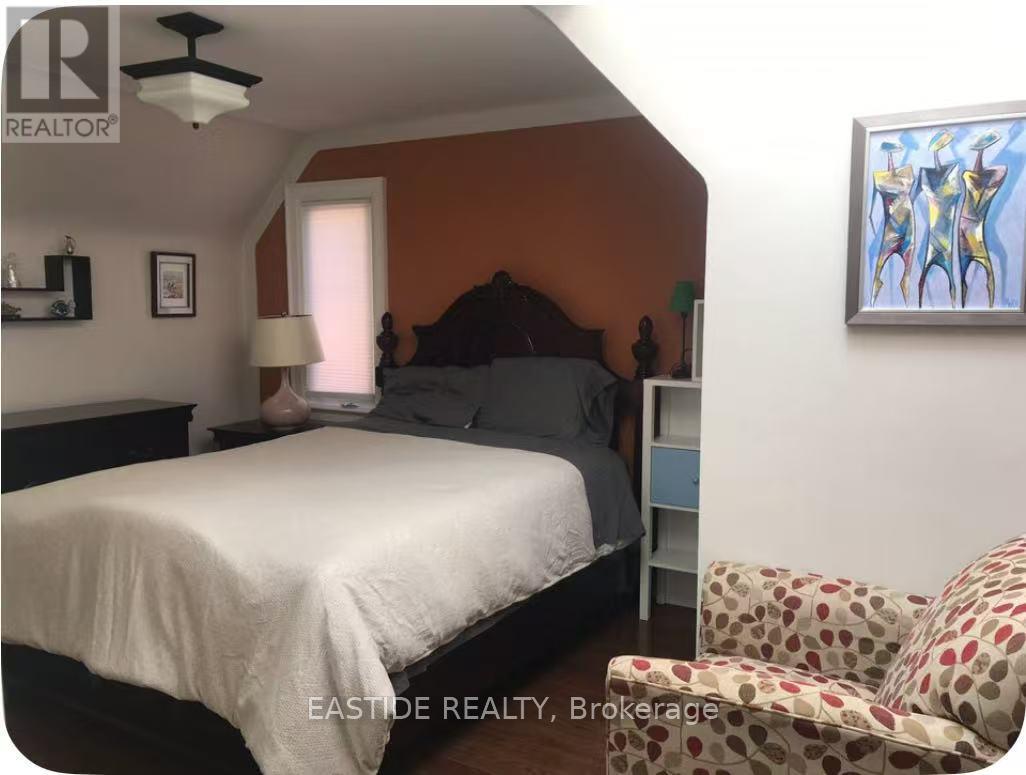917 Royal York Road, Toronto (Stonegate-Queensway), Ontario  M8Y 2V8 - Photo 10 - W12118722