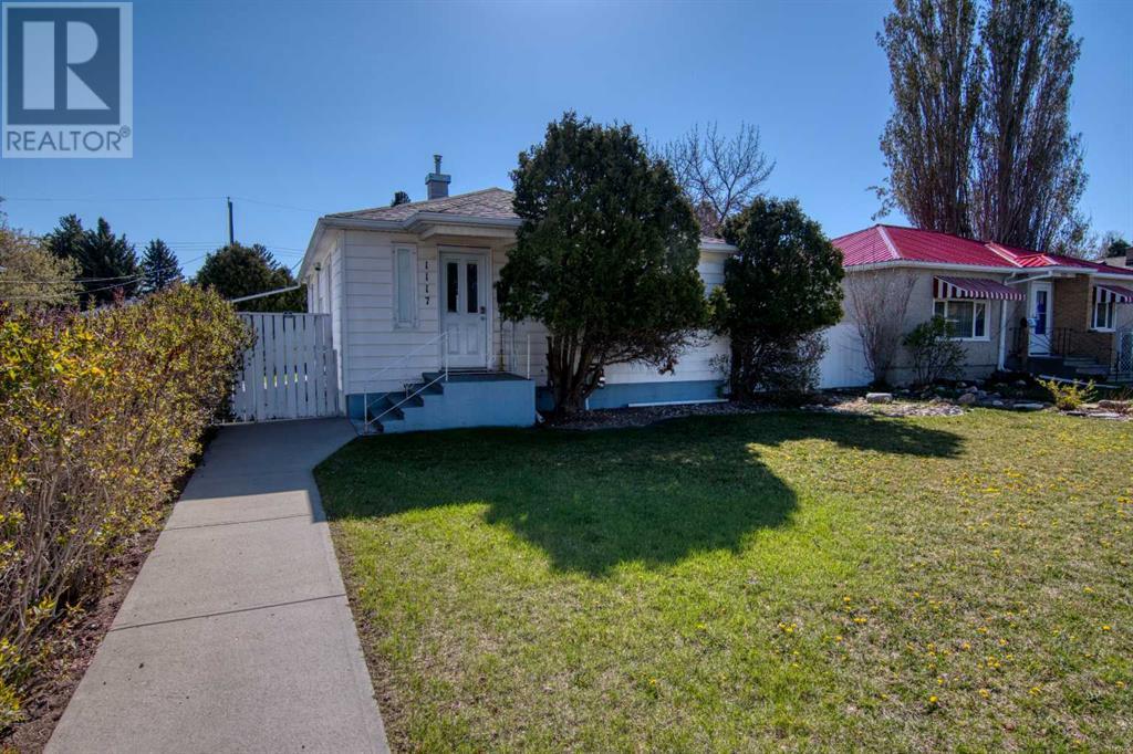 Property at 1117 19 Street S image 1