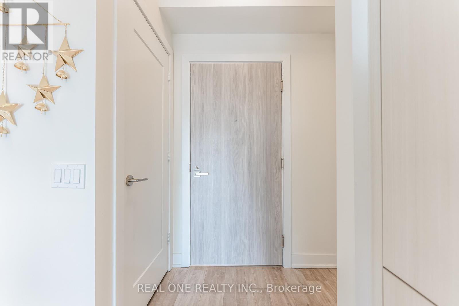 303 - 80 Vanauley Street, Toronto, Ontario  M5T 0C9 - Photo 7 - C12122262