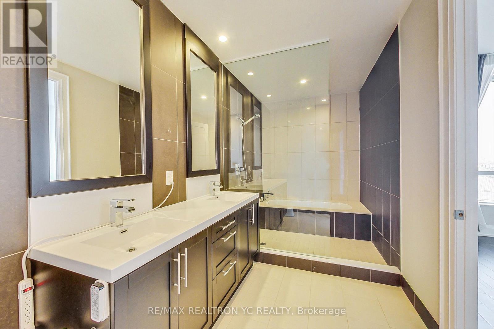 Ph4 - 2 Anndale Drive, Toronto, Ontario  M2N 0G5 - Photo 11 - C12122295