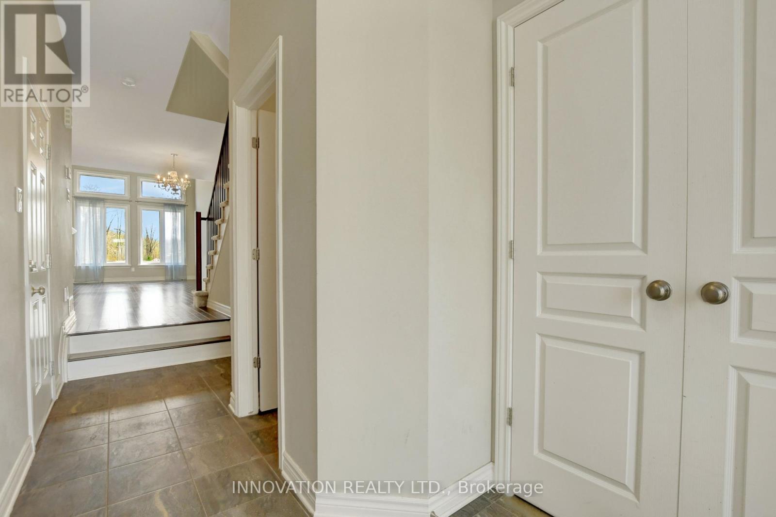 470 Markdale Terrace, Ottawa, Ontario  K1X 0B5 - Photo 4 - X12122267