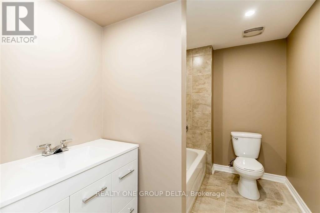 Lower - 8 Charlemagne Avenue, Barrie, Ontario  L4M 0A9 - Photo 8 - S12122293