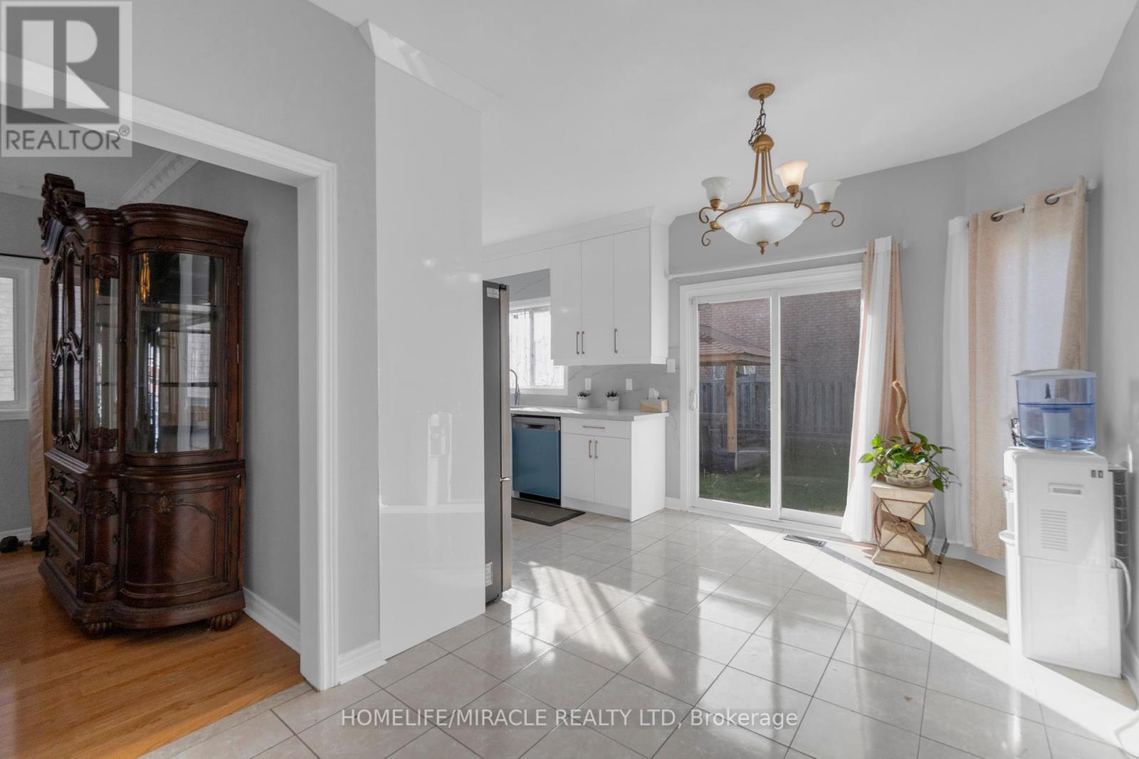 18 Hartwell Gate, Brampton, Ontario  L6R 2V3 - Photo 15 - W12120713