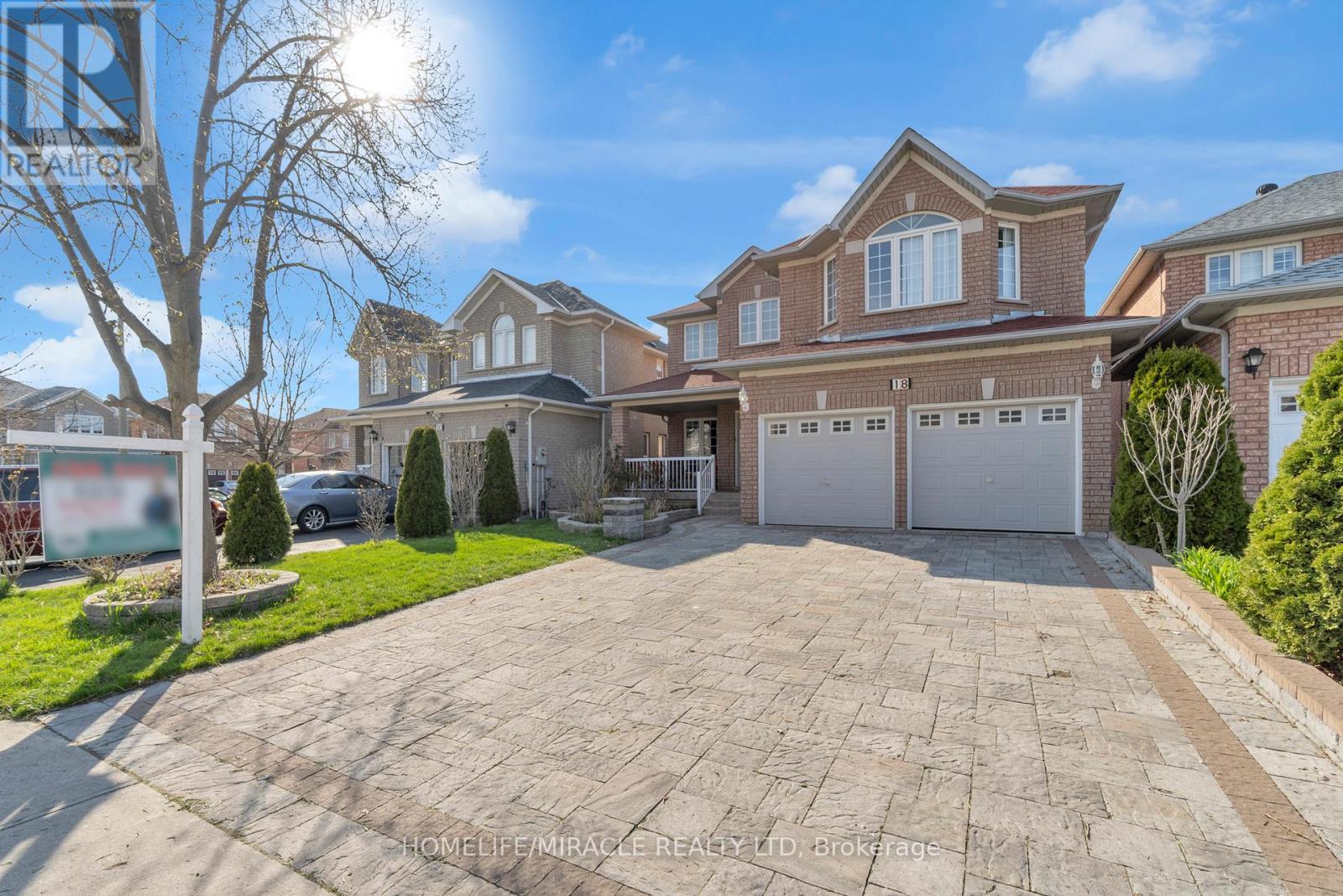 18 Hartwell Gate, Brampton, Ontario  L6R 2V3 - Photo 2 - W12120713