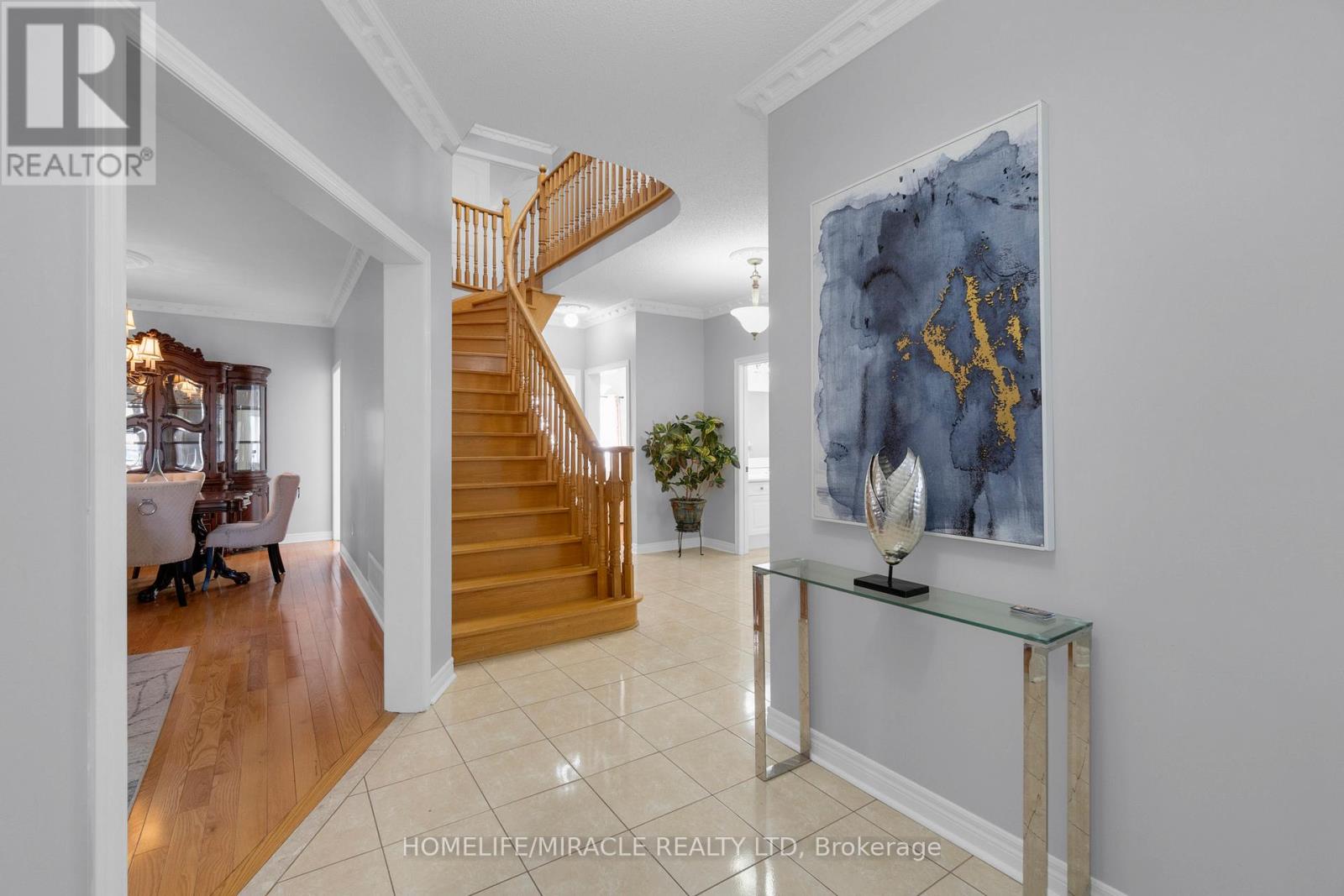 18 Hartwell Gate, Brampton (Sandringham-Wellington), Ontario  L6R 2V3 - Photo 6 - W12120713