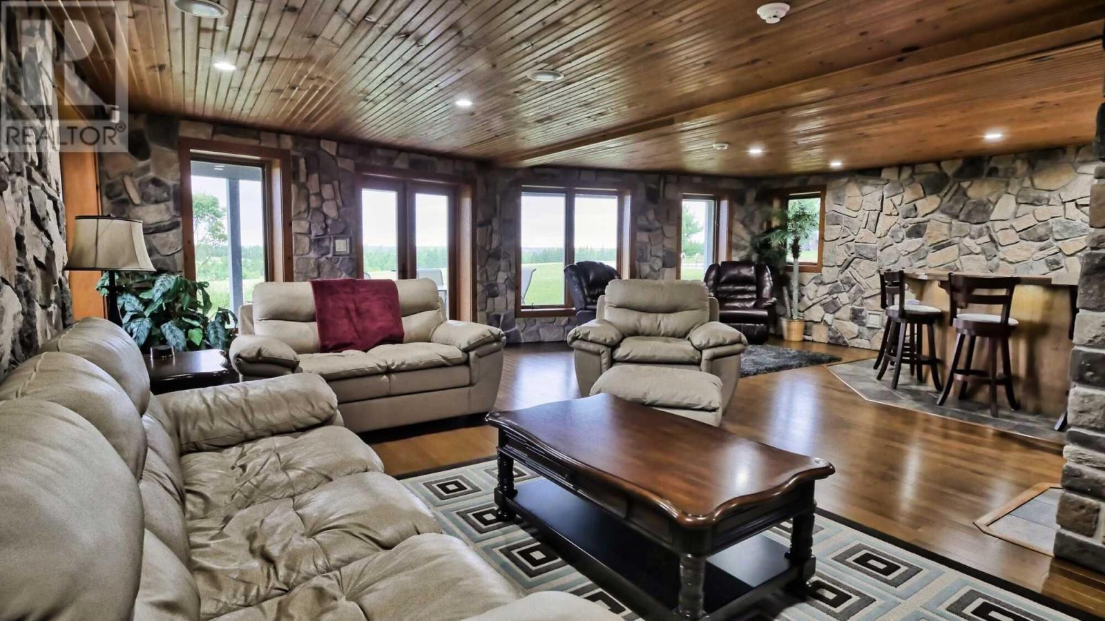 93 Fairview Drive, Fairview, Prince Edward Island  C0A 1H2 - Photo 4 - 202509735