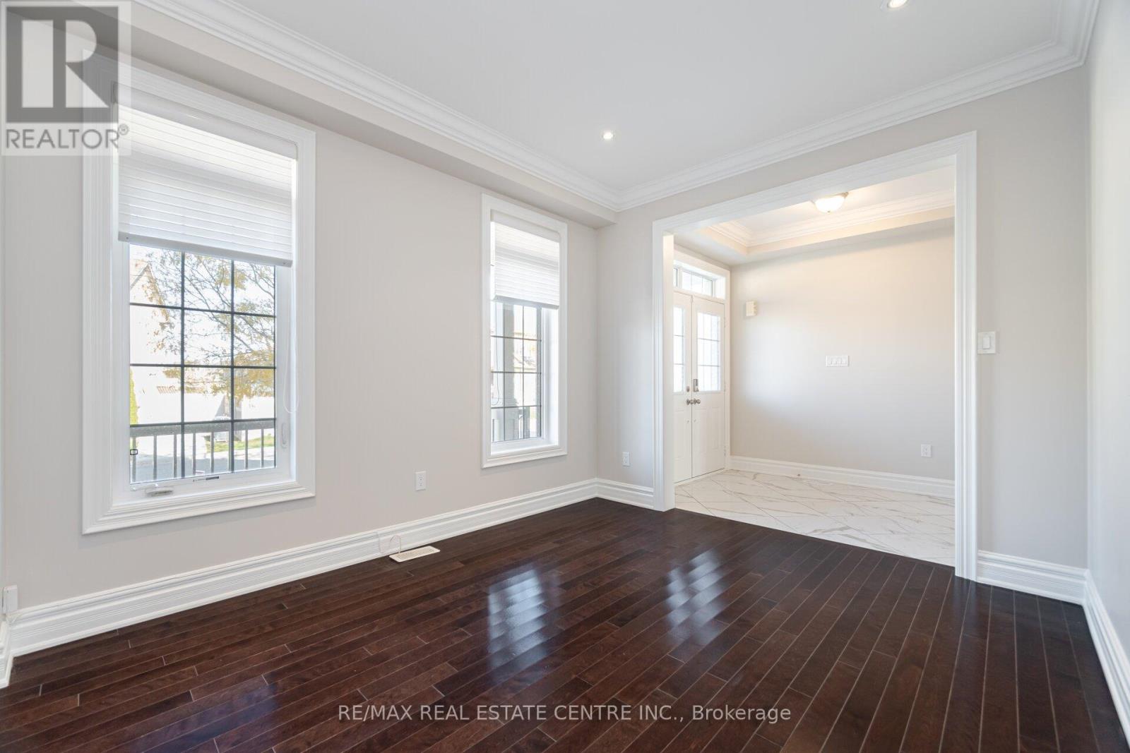 Upper - 4 Danfield Court, Brampton, Ontario  L6Y 2X9 - Photo 7 - W12122288