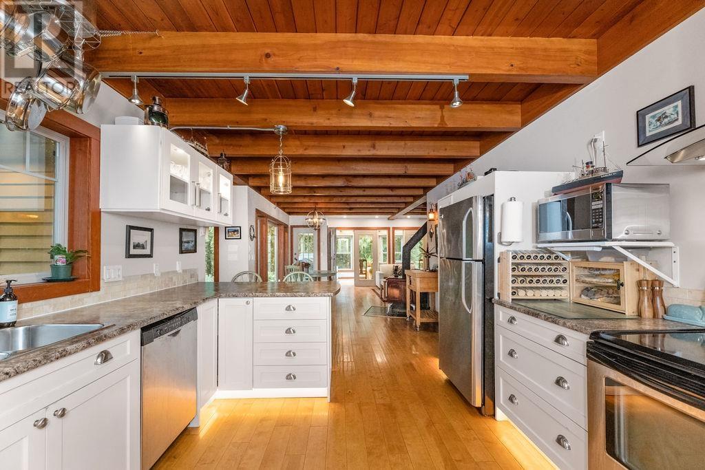 484 Shawanabe Road, Gambier Island, British Columbia  V0N 1V0 - Photo 13 - R2969234