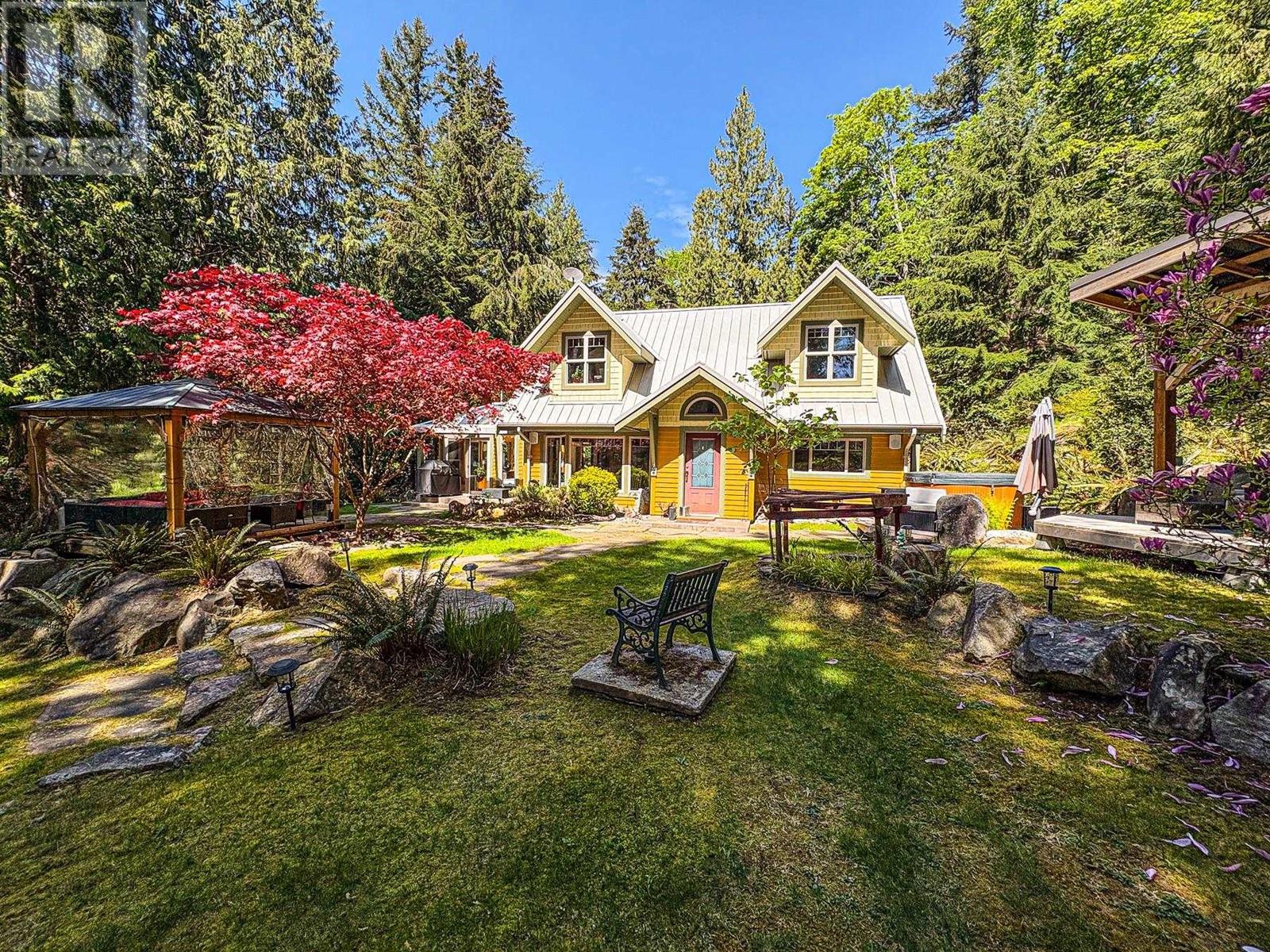 484 Shawanabe Road, Gambier Island, British Columbia  V0N 1V0 - Photo 2 - R2969234