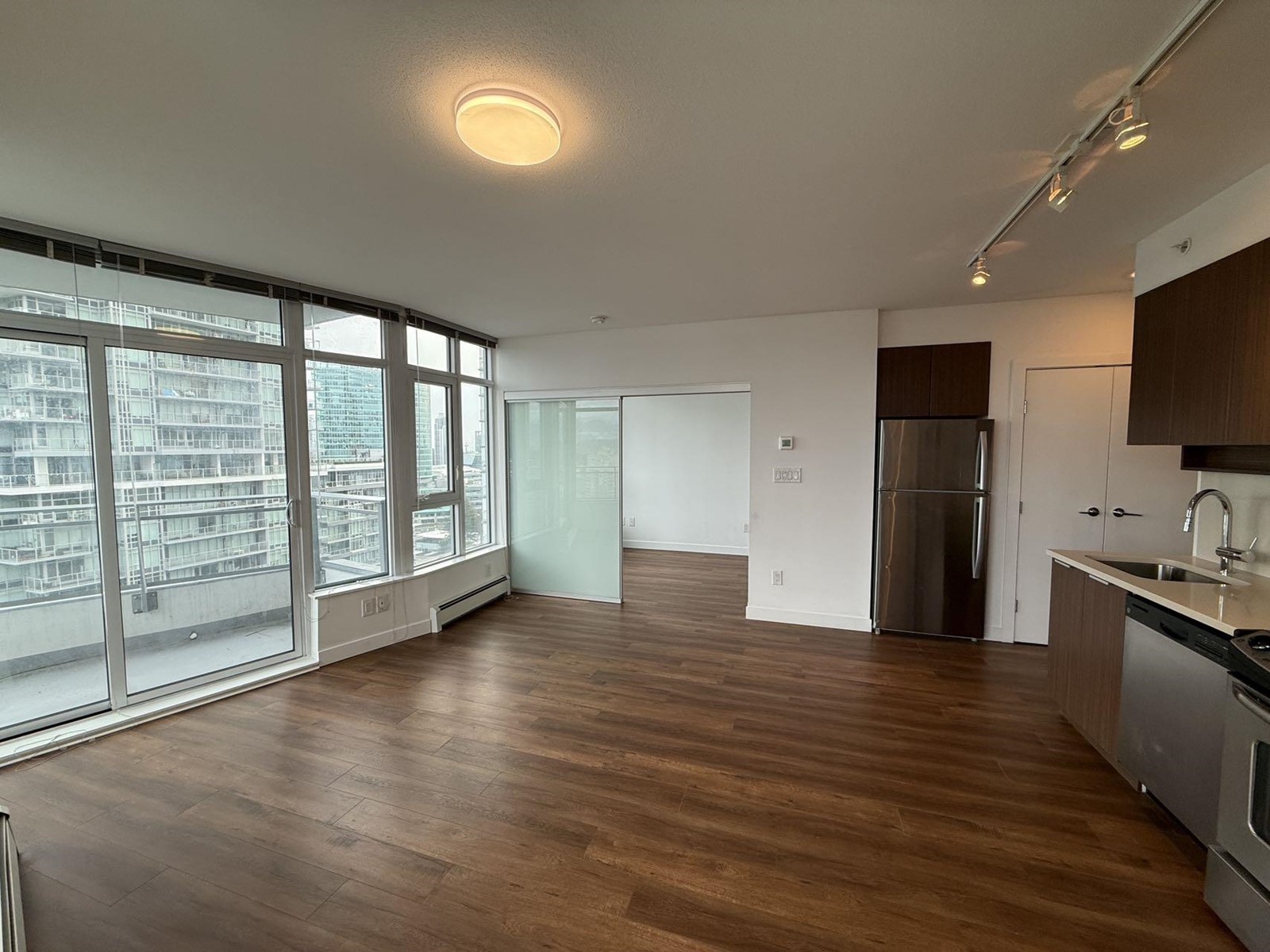 1412 13308 Central, Surrey, British Columbia V3T 0M4 - Photo 7 - R2951731