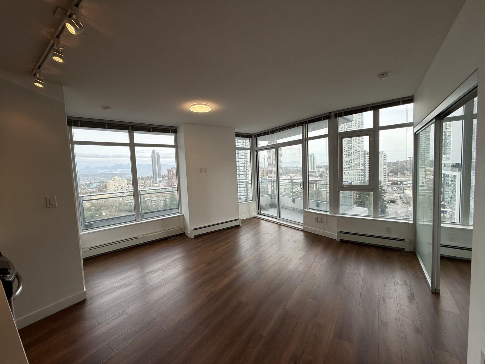 1412 13308 Central, Surrey, British Columbia V3T 0M4 - Photo 11 - R2951731