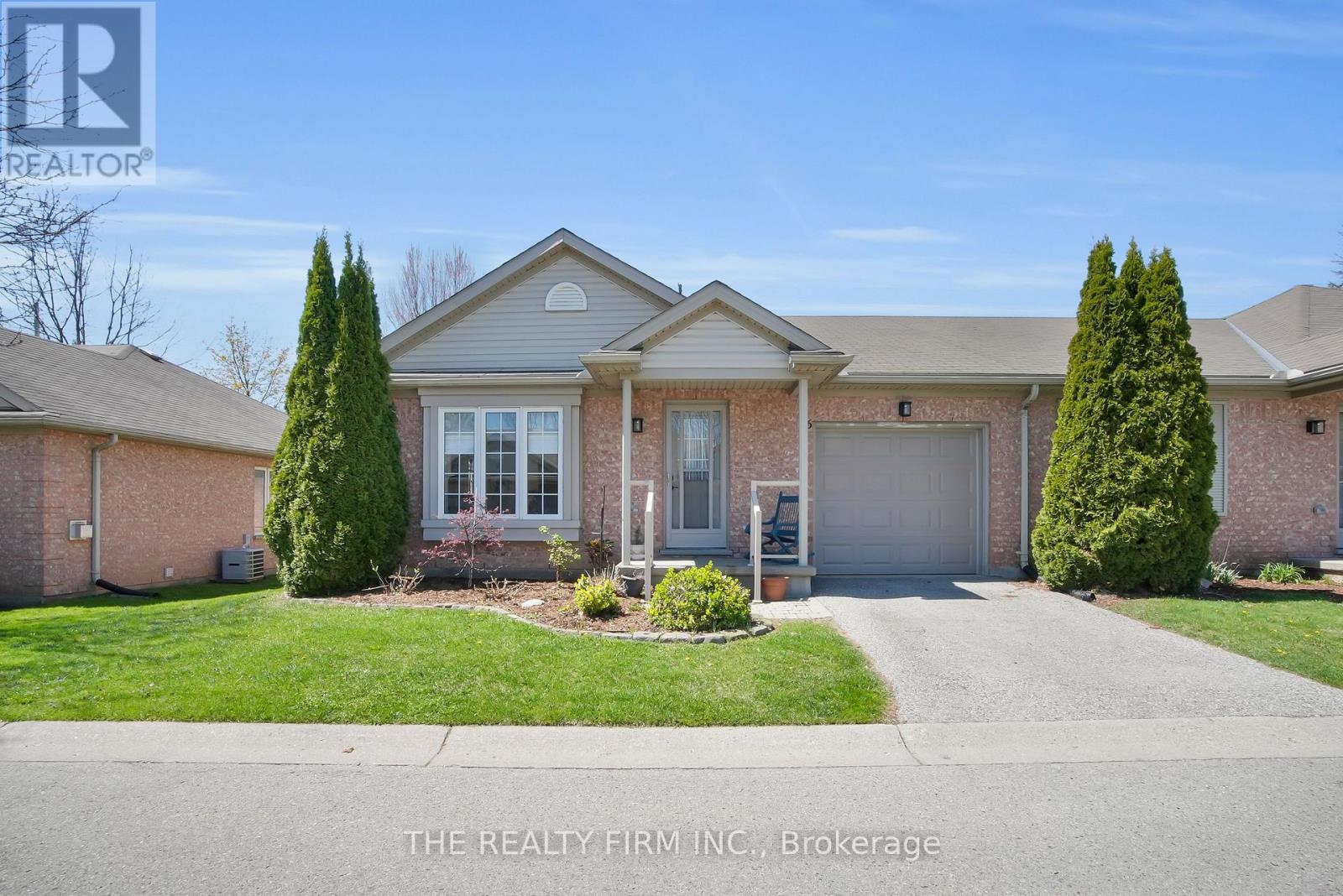 16 - 601 Grenfell Drive