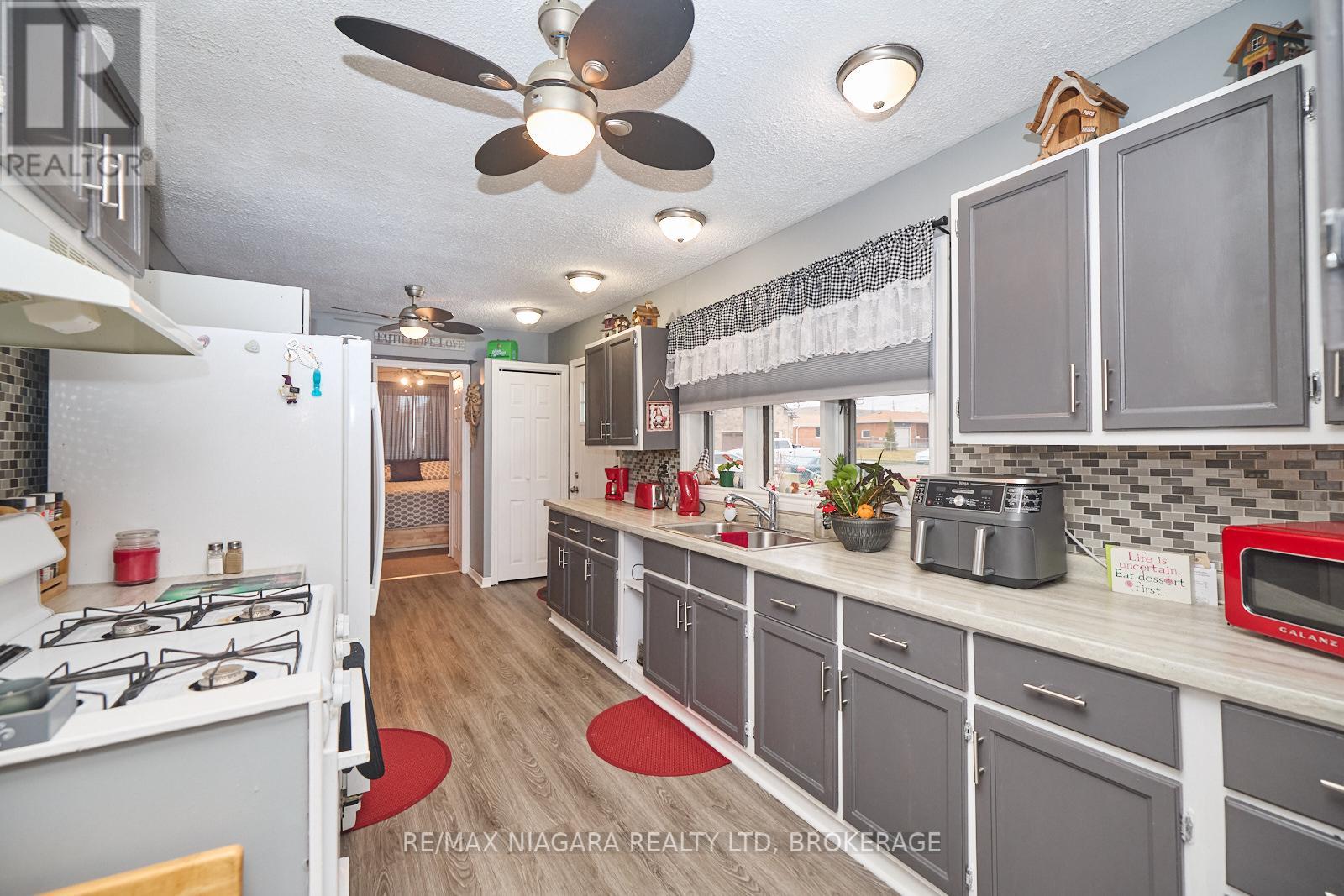 Property at 35 RADFORD AVENUE image 4