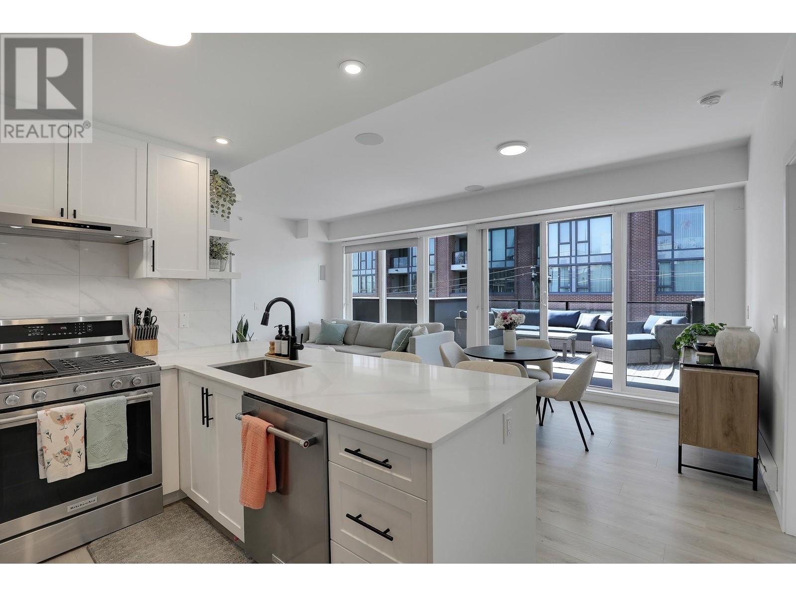 401 2688 Duke Street, Vancouver, British Columbia  V5R 4S9 - Photo 11 - R2997541