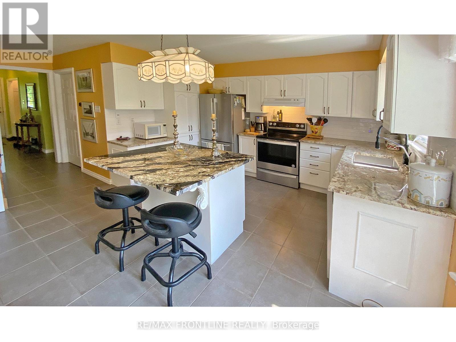 539 Ferguson Tetlock Road, Montague, Ontario  K7A 4S4 - Photo 8 - X12122302