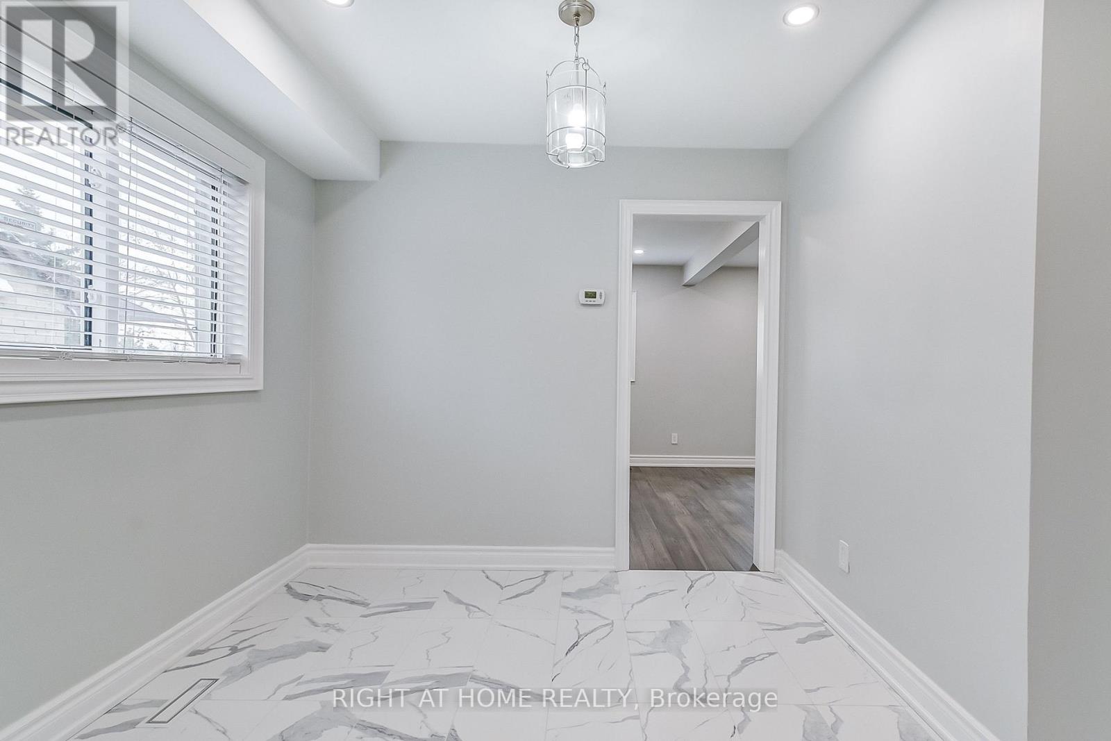 1739 Princelea Place, Mississauga, Ontario  L5M 3R4 - Photo 18 - W12041494