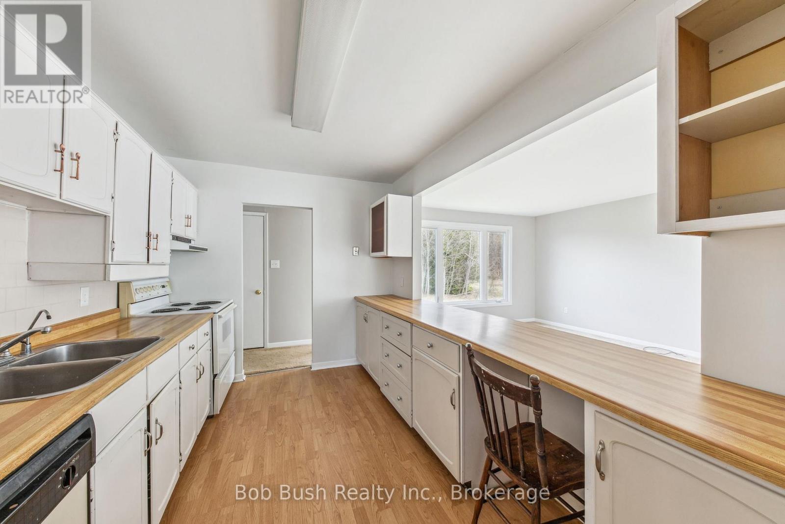 10596 12 Highway, Oro-Medonte, Ontario  L0K 2G0 - Photo 12 - S12122316