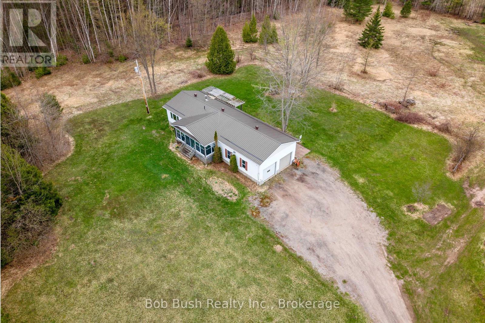 10596 12 Highway, Oro-Medonte, Ontario  L0K 2G0 - Photo 3 - S12122316