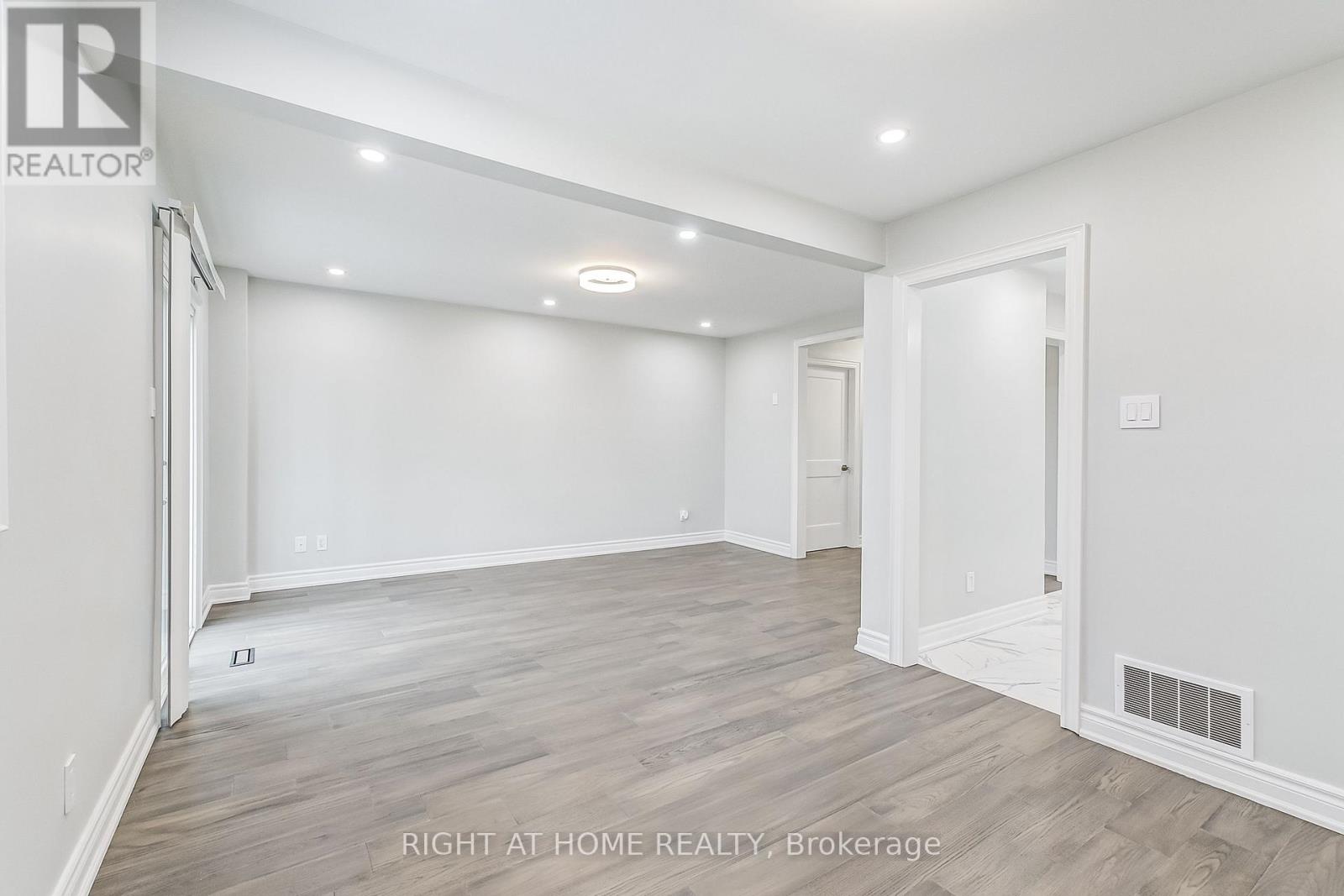 1739 Princelea Place, Mississauga, Ontario  L5M 3R4 - Photo 13 - W12041494