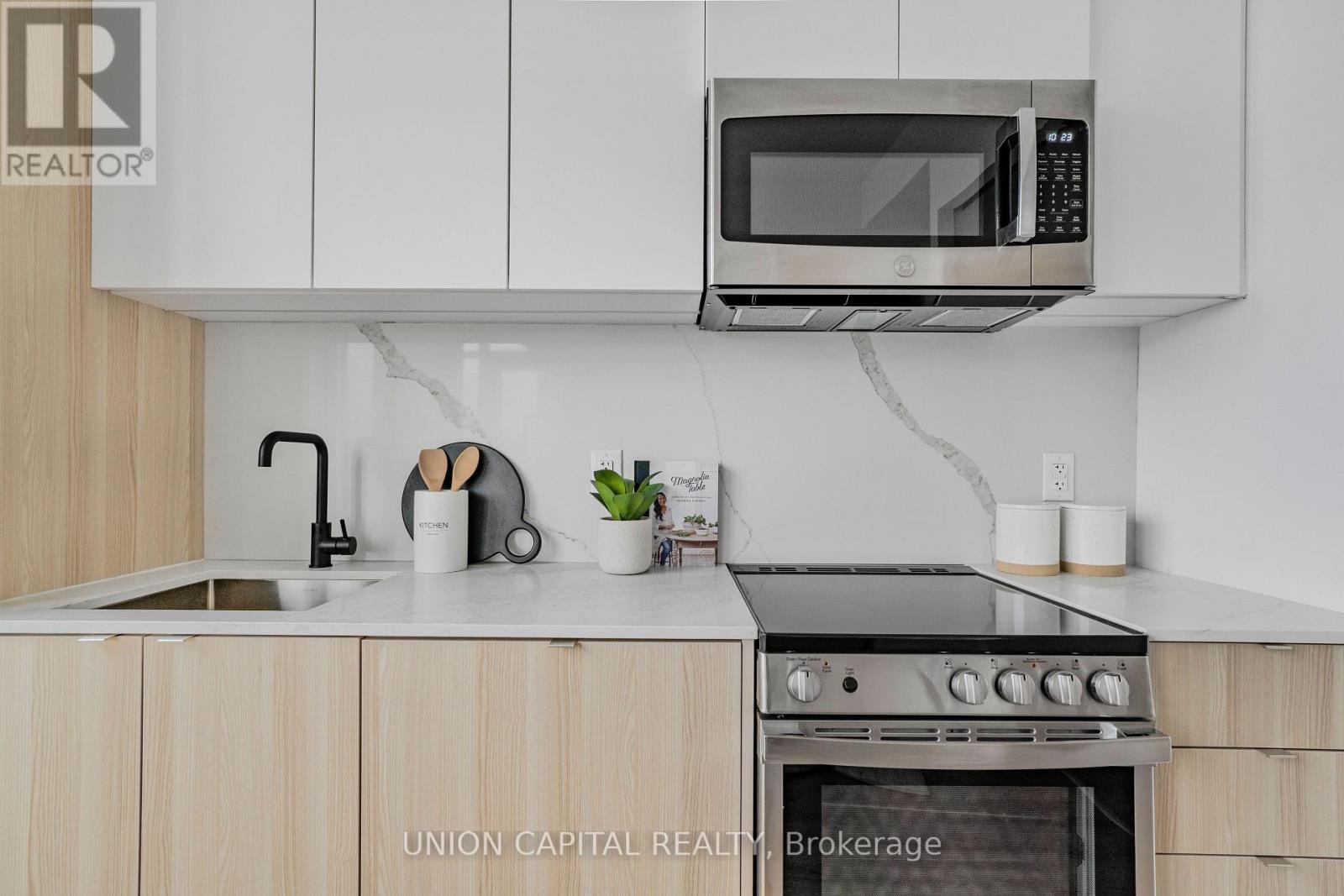 306 - 500 Dupont Street, Toronto (Annex), Ontario  M6G 0B8 - Photo 5 - C12122318