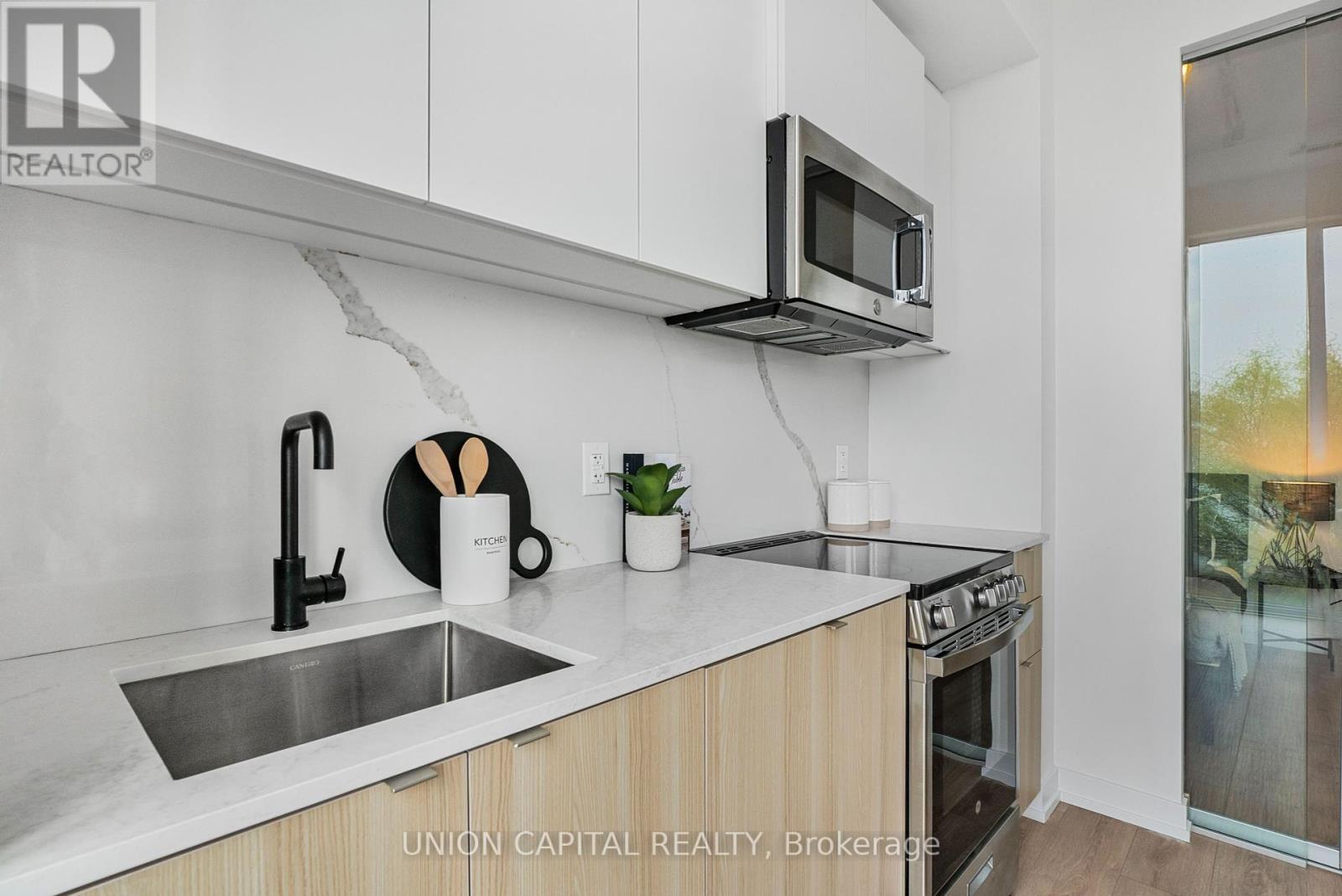 306 - 500 Dupont Street, Toronto (Annex), Ontario  M6G 0B8 - Photo 7 - C12122318