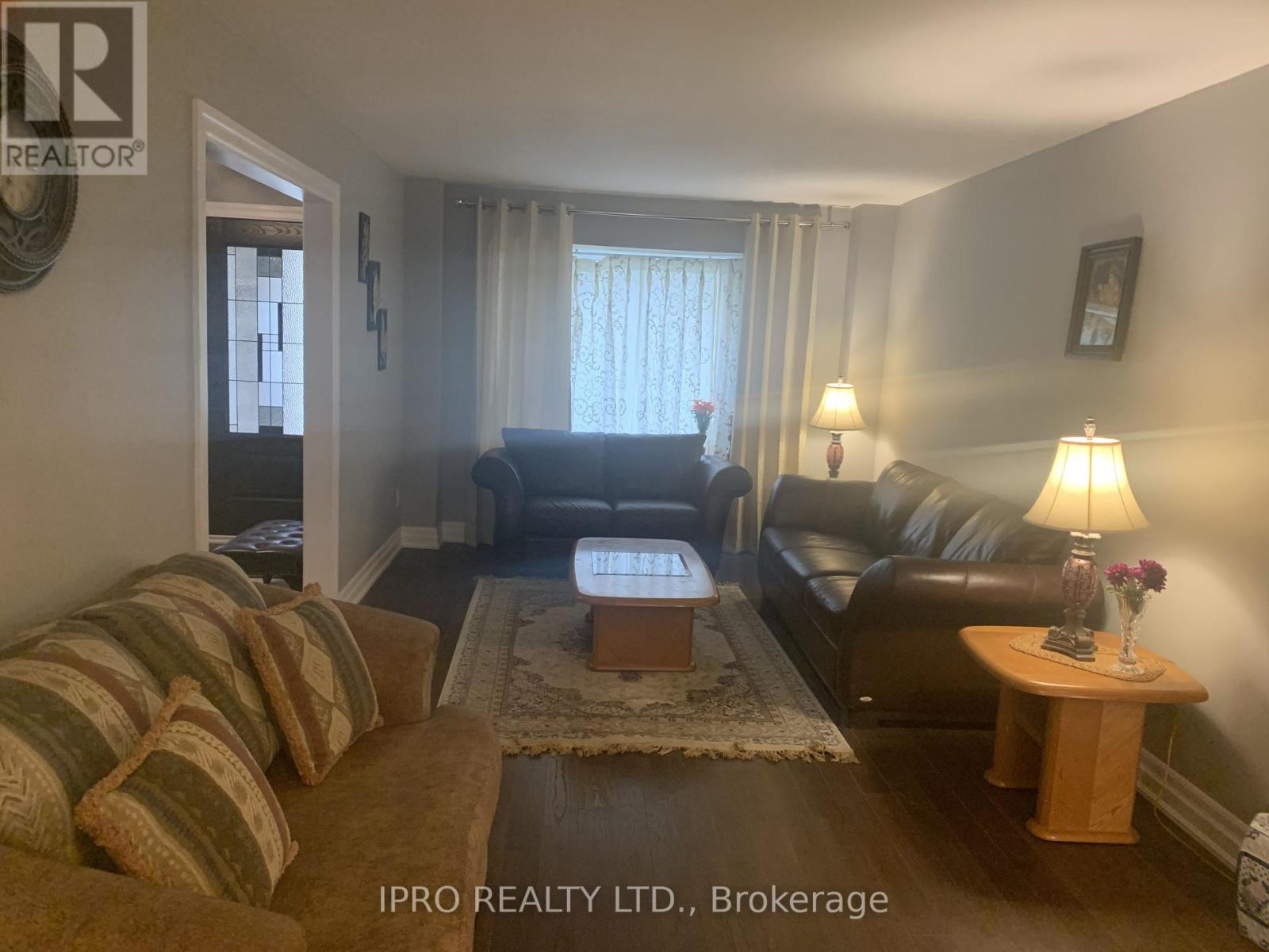 260 Glenn Hawthorne Boulevard, Mississauga, Ontario  L5R 2M3 - Photo 4 - W12122263