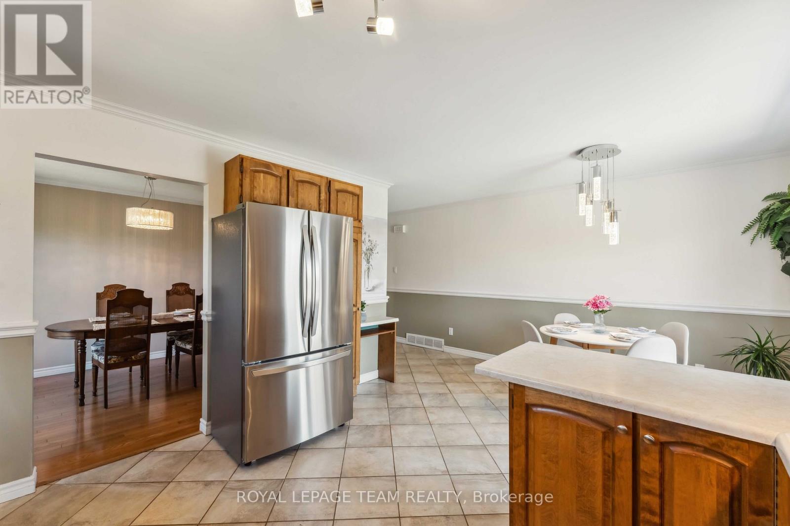 1322 Johnston Drive, Ottawa, Ontario  K4P 1A4 - Photo 15 - X12118301