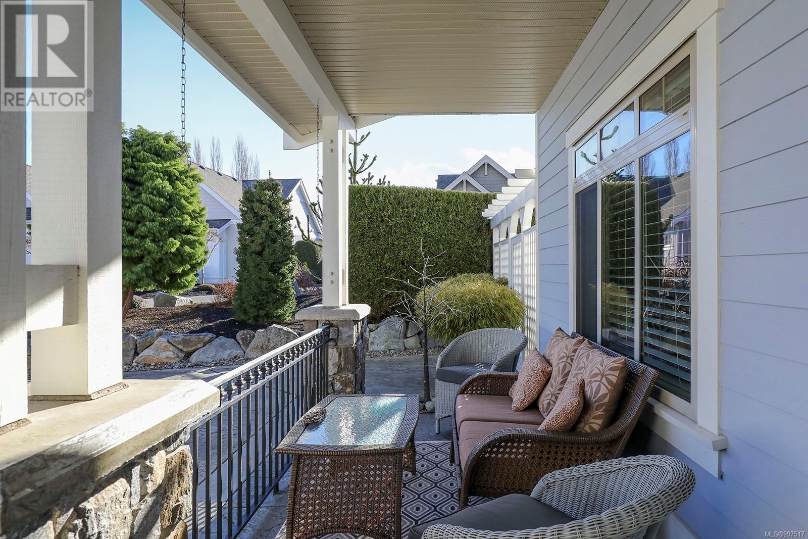 Property at 842 Bluffs Dr image 2