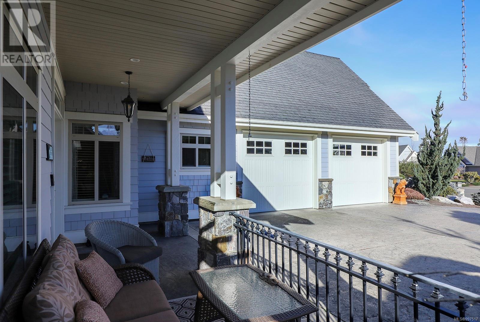 Property at 842 Bluffs Dr image 3