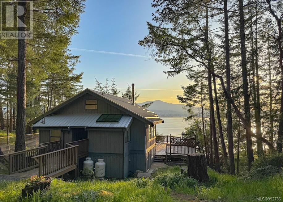 Property at 851 Canso Rd image 2