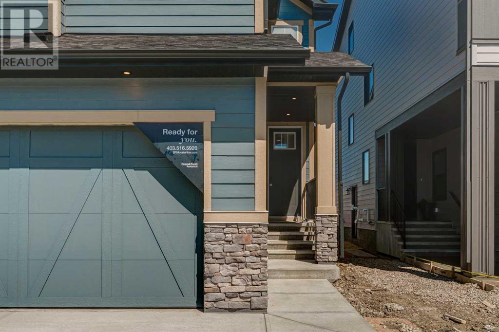 Property at 453 Cranbrook Gardens SE image 2