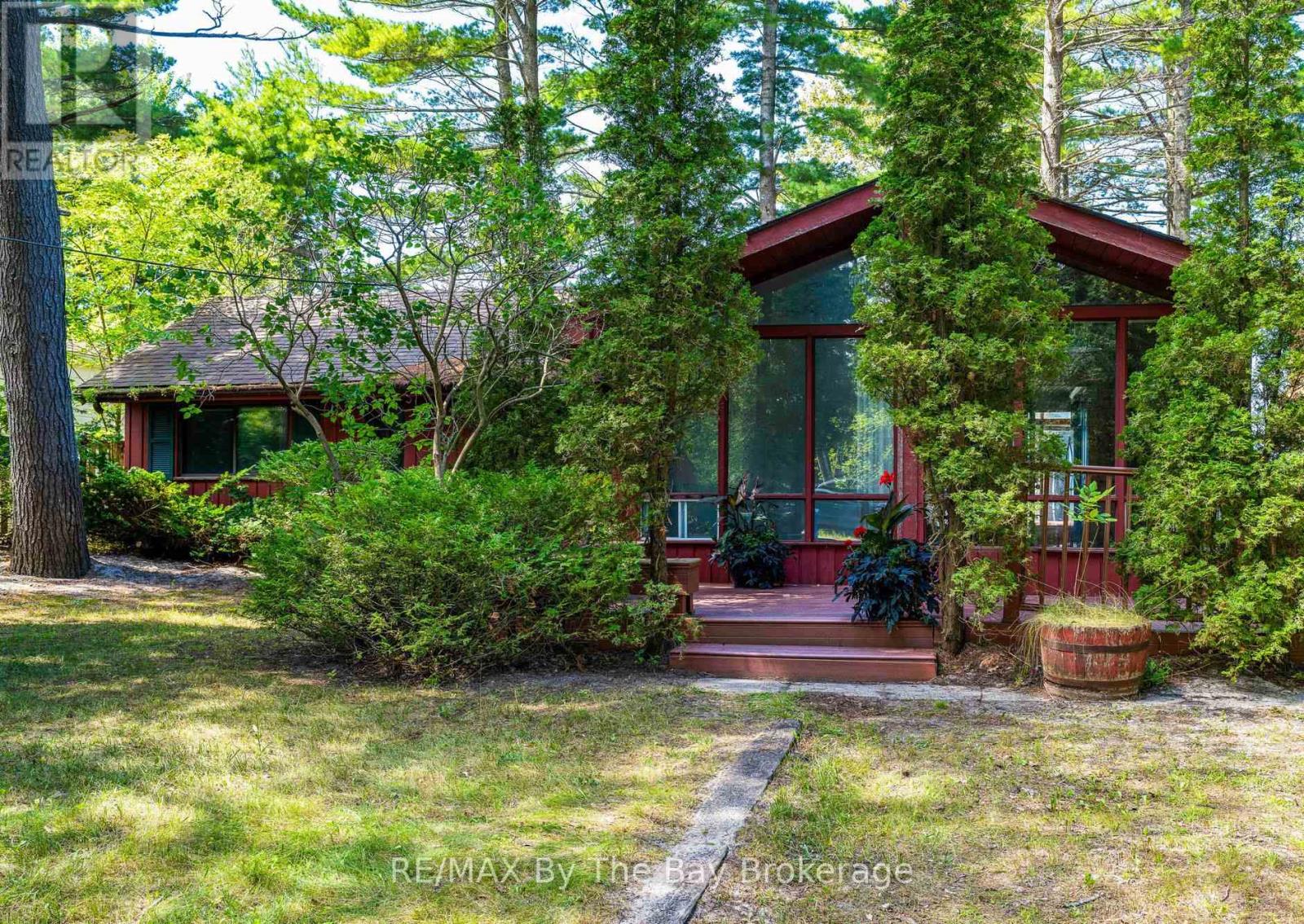 156 Santos Lane, Wasaga Beach, Ontario L9Z 2M1 - Photo 5 - S12115966