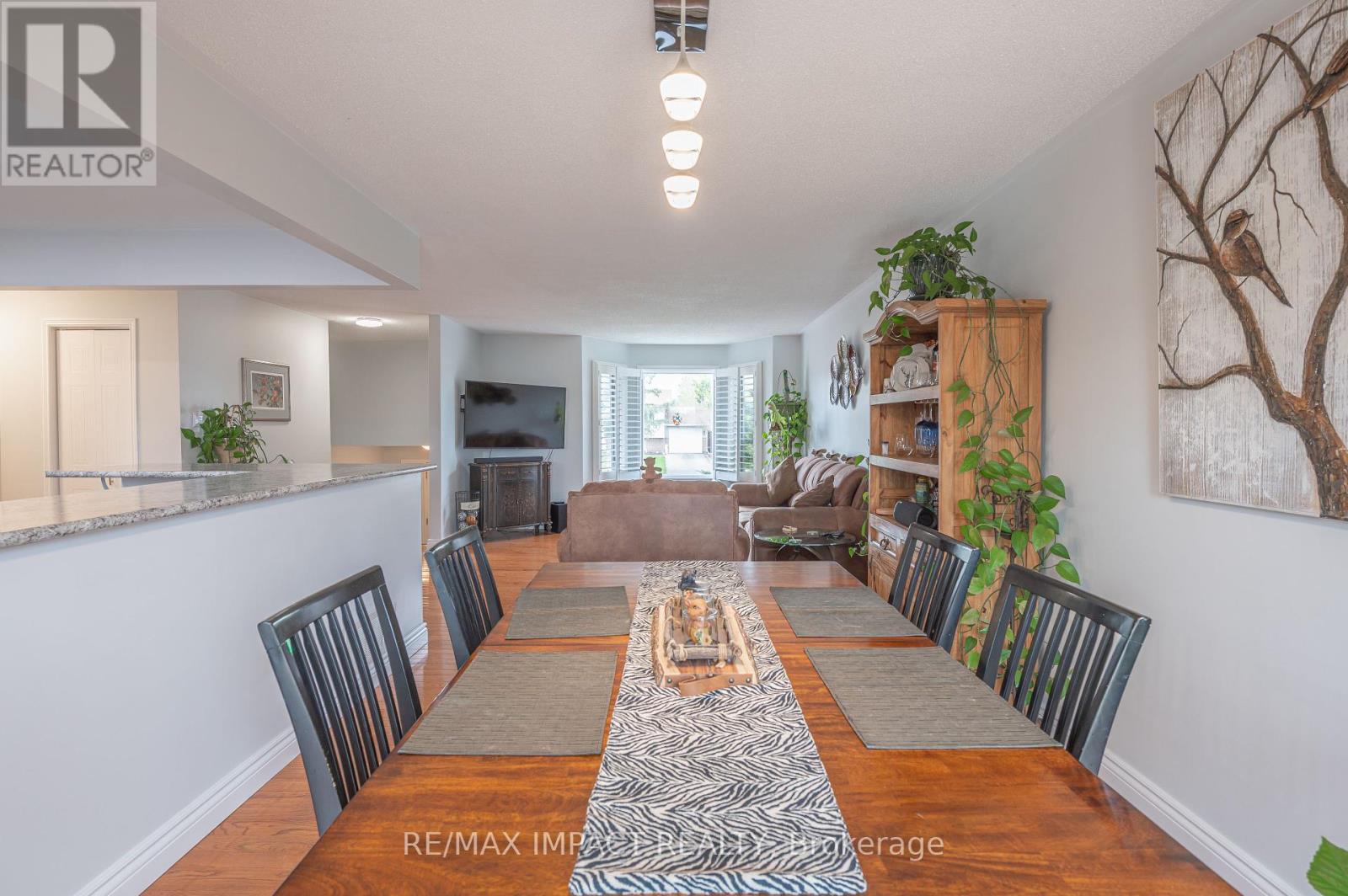 10 Cedartree Lane, Kawartha Lakes, Ontario  K0M 1A0 - Photo 8 - X12122333