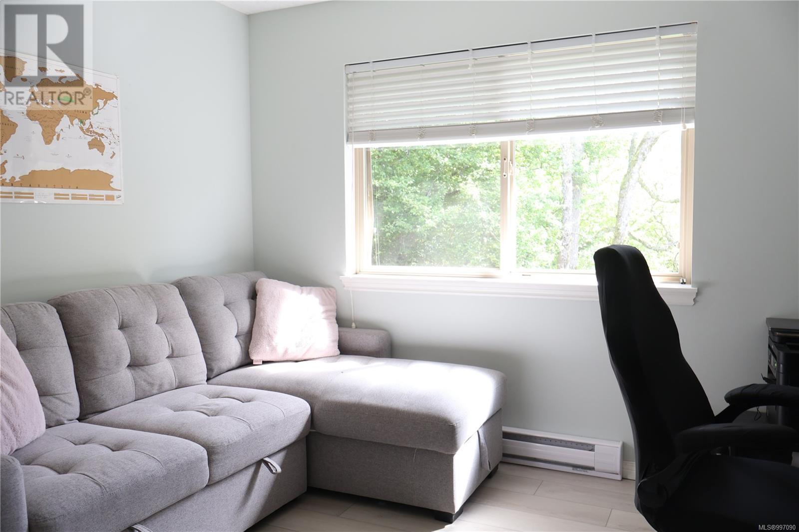 7 1241 Santa Rosa Ave, Saanich, British Columbia  V8Z 2V5 - Photo 3 - 997090