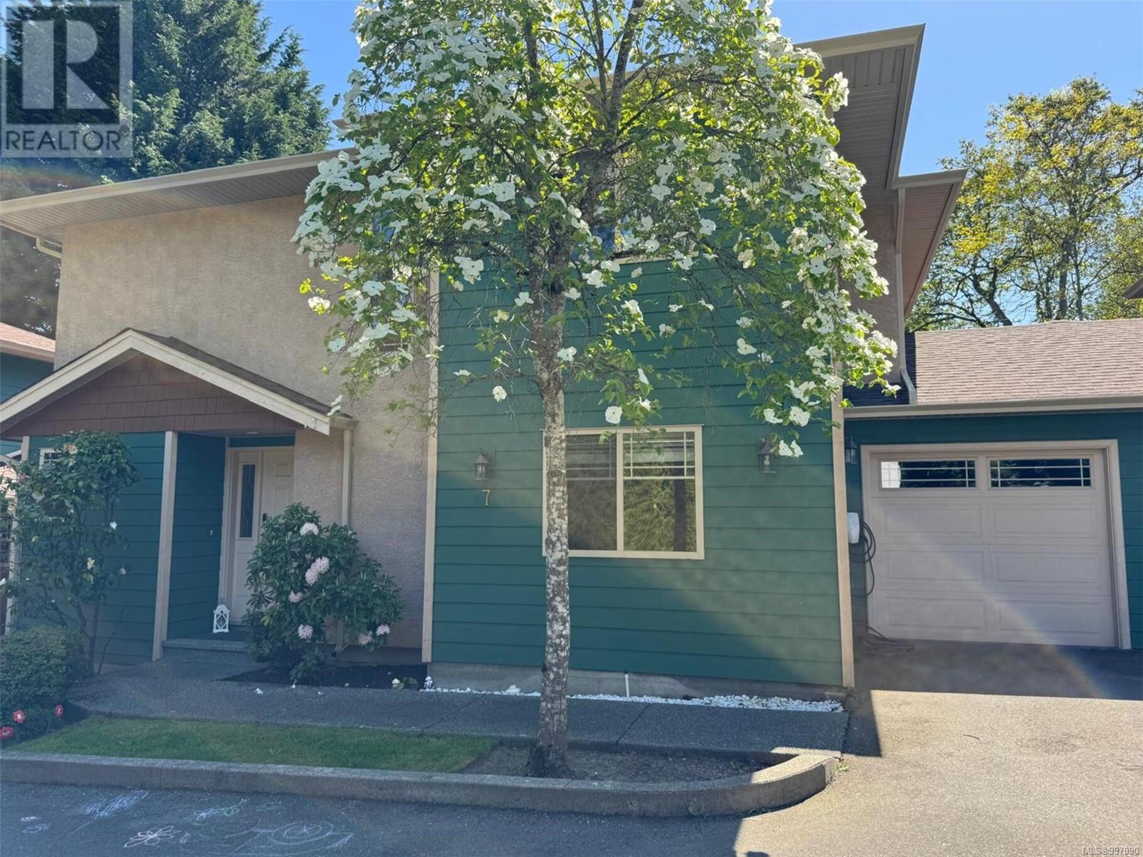 7 1241 Santa Rosa Ave, Saanich, British Columbia