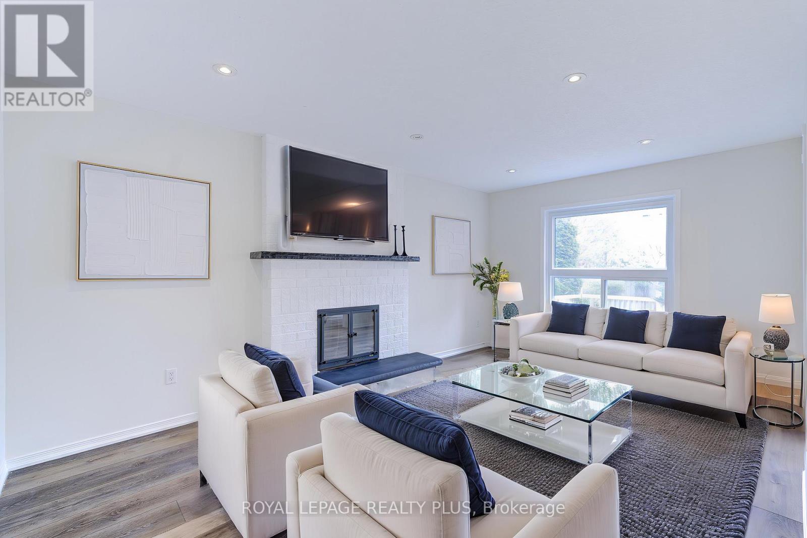 1231 Sable Drive, Burlington, Ontario  L7S 2J6 - Photo 6 - W12120938