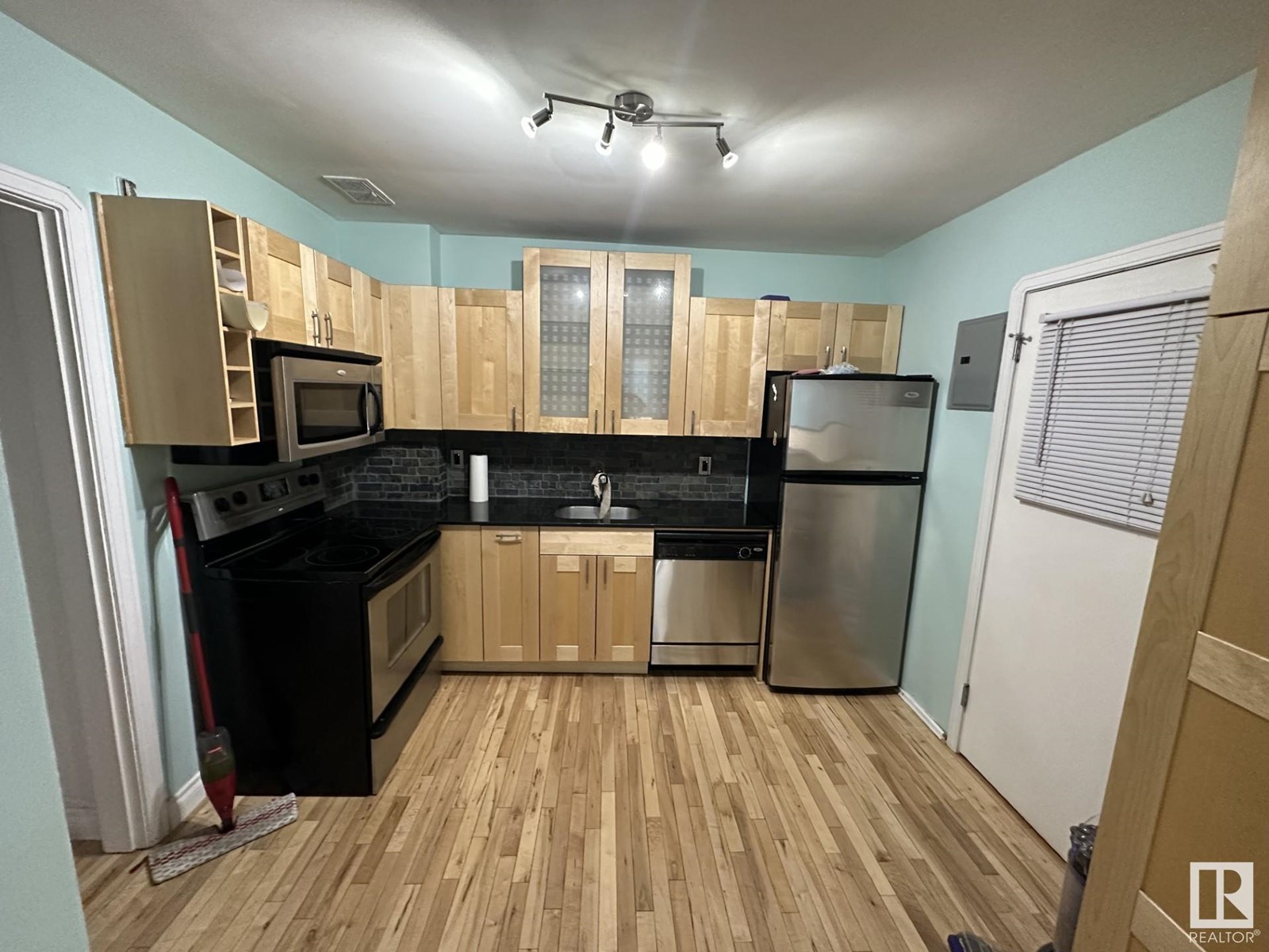 #4 9835 82 Av Nw, Edmonton, Alberta  T6E 1Y7 - Photo 8 - E4433676