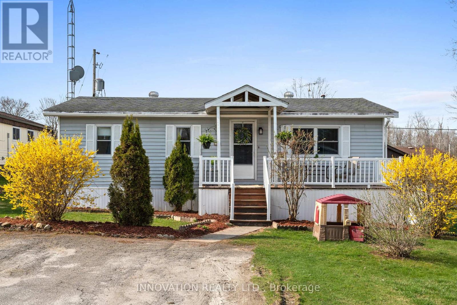 215 Hillview Road, Drummond/north Elmsley, Ontario  K7H 3C8 - Photo 2 - X12122330