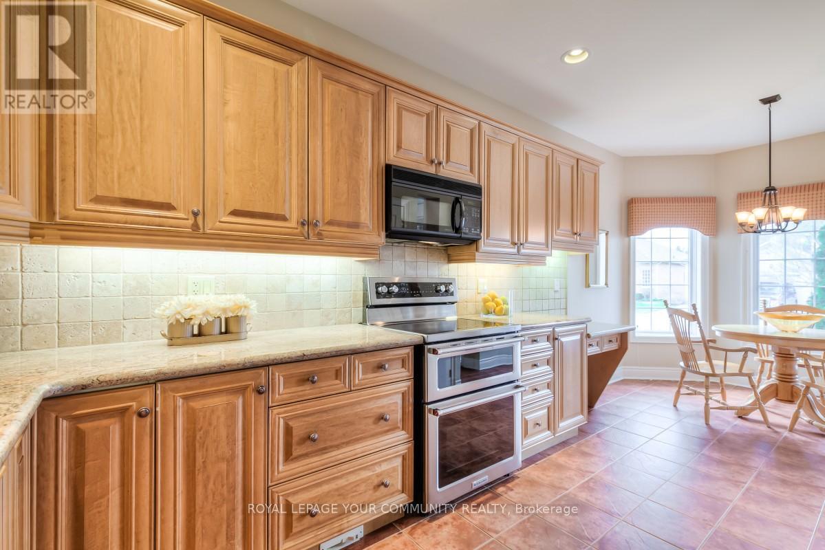 22 Boros Link, Whitchurch-Stouffville, Ontario  L4A 1N7 - Photo 11 - N12122352