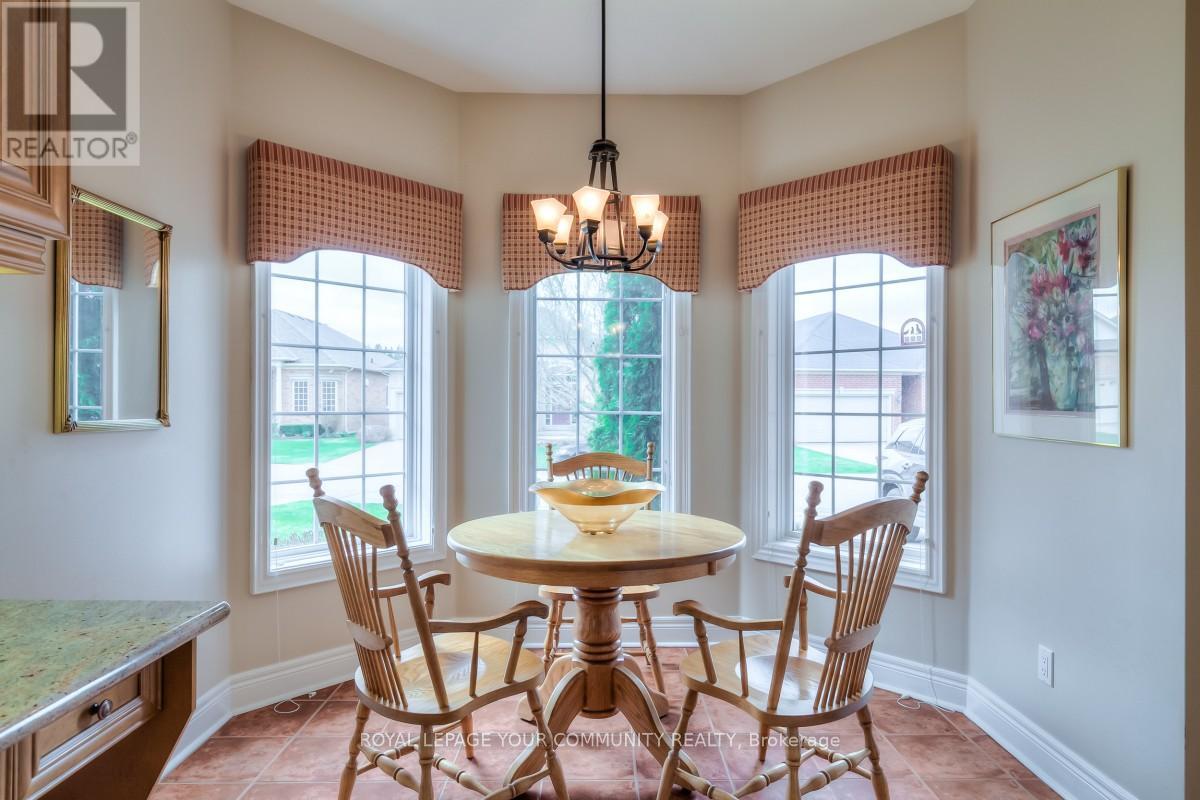 22 Boros Link, Whitchurch-Stouffville, Ontario  L4A 1N7 - Photo 12 - N12122352