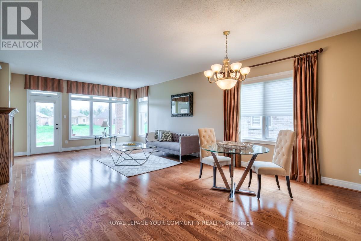 22 Boros Link, Whitchurch-Stouffville, Ontario  L4A 1N7 - Photo 5 - N12122352